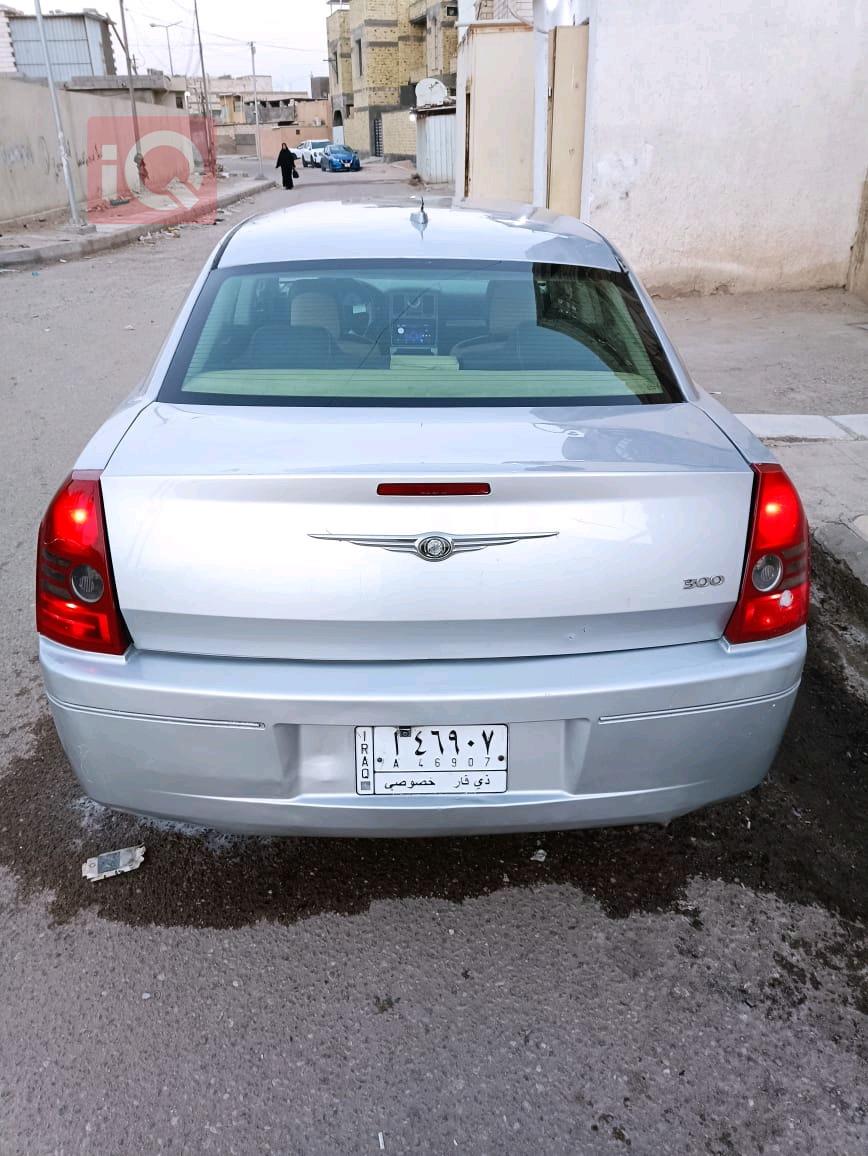 کرایسلەر 300